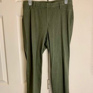 Women’s army green jeggings. Never worn.
